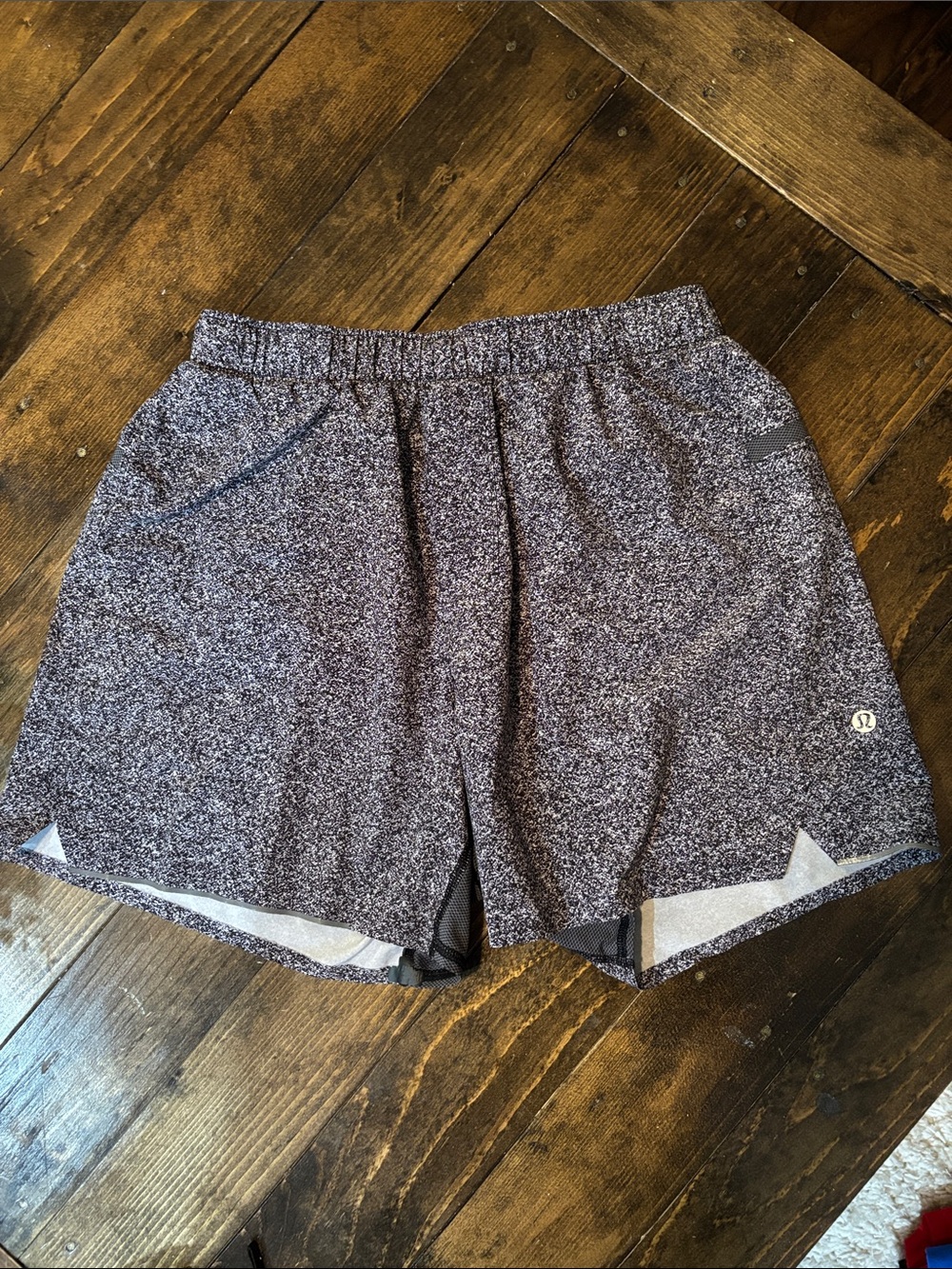 Lululemon Shorts Mens Medium M 5’ Inch Inseam Pace Breaker Black White RARE